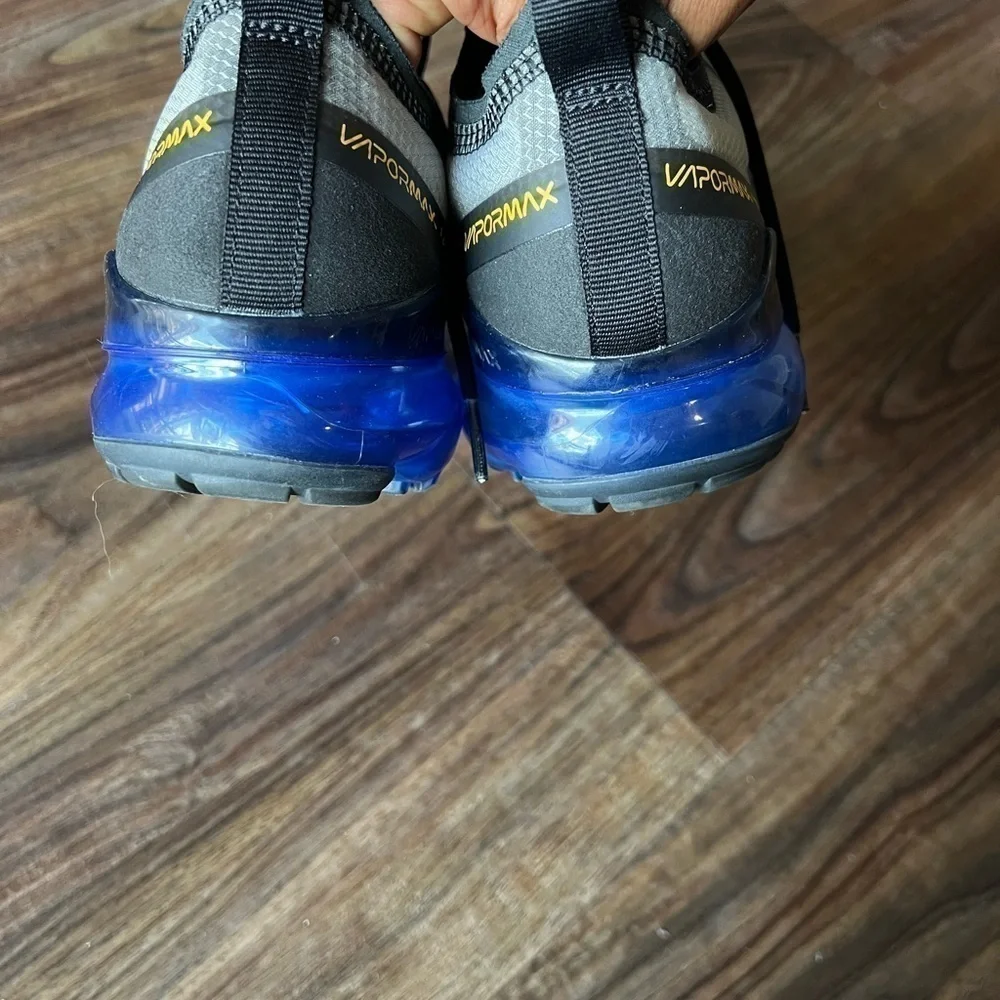 NIKE AIR VAPORMAX GS SIZE 8 Black/blue AQ2465-016